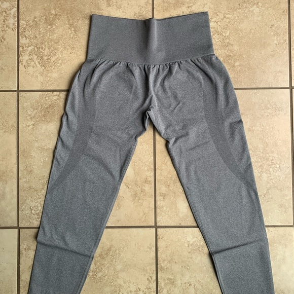 NVGTN booty contour lookalike leggings - Picture 3 of 4